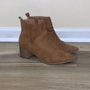 Universal Thread Women's Boots Size 9.5 Brown